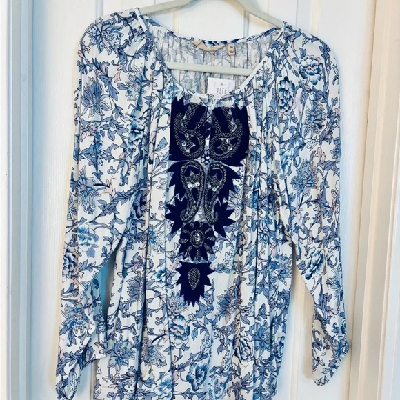 Breezy Soft Surroundings Blue and White Tunic - Picture 11 of 11